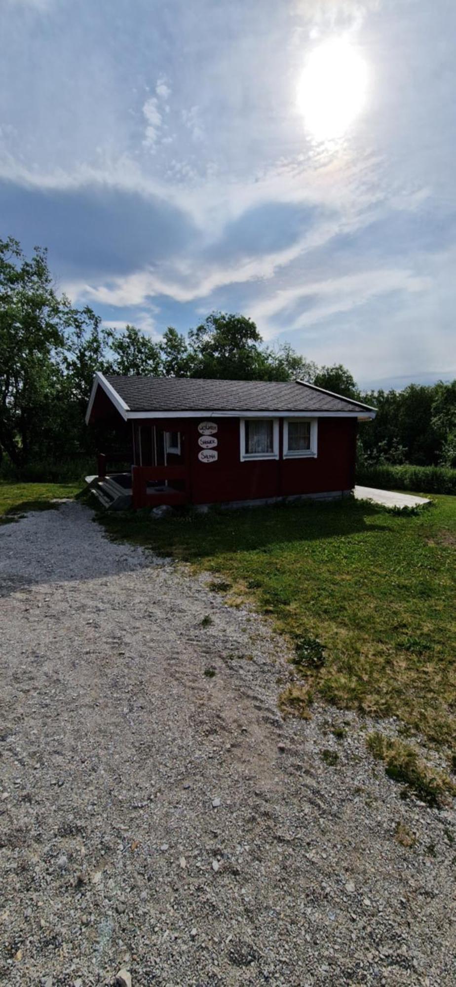 Bungalaven Lodge As Borselv Exterior photo